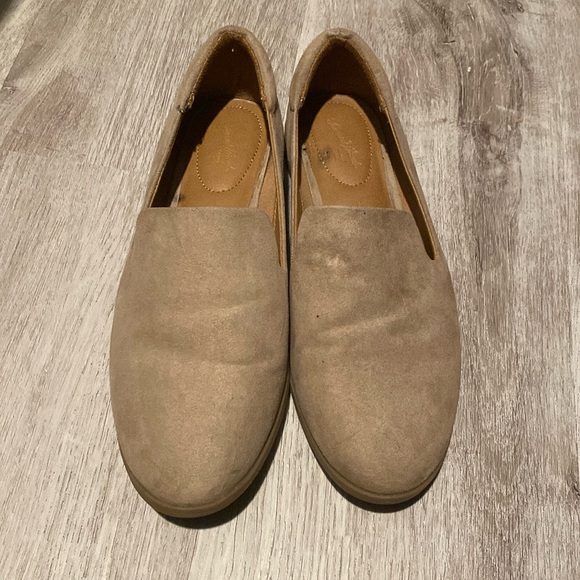 Shoes - Universal thread size 7